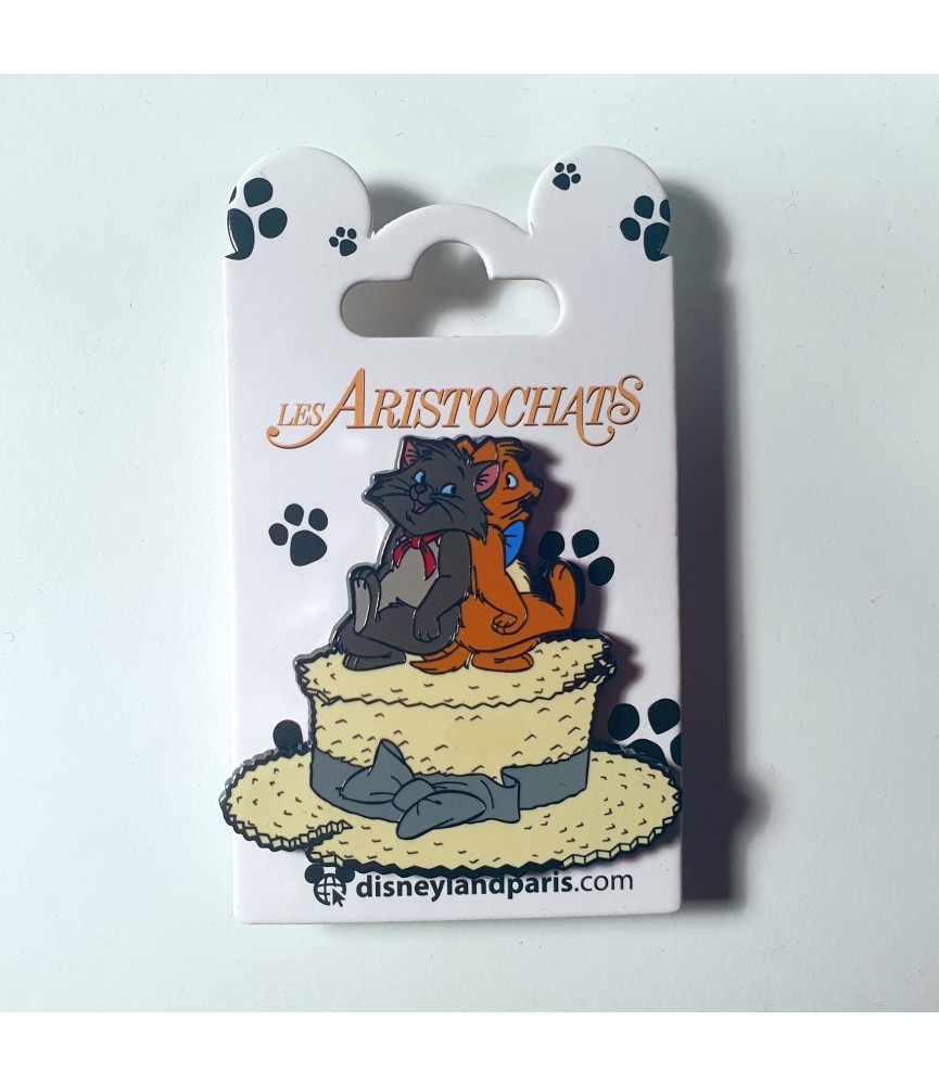 DLP - Berlioz and Toulouse - Sitting on Straw Hat - Aristocats